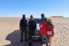 Ivy-and-Sarah-with-soldiers